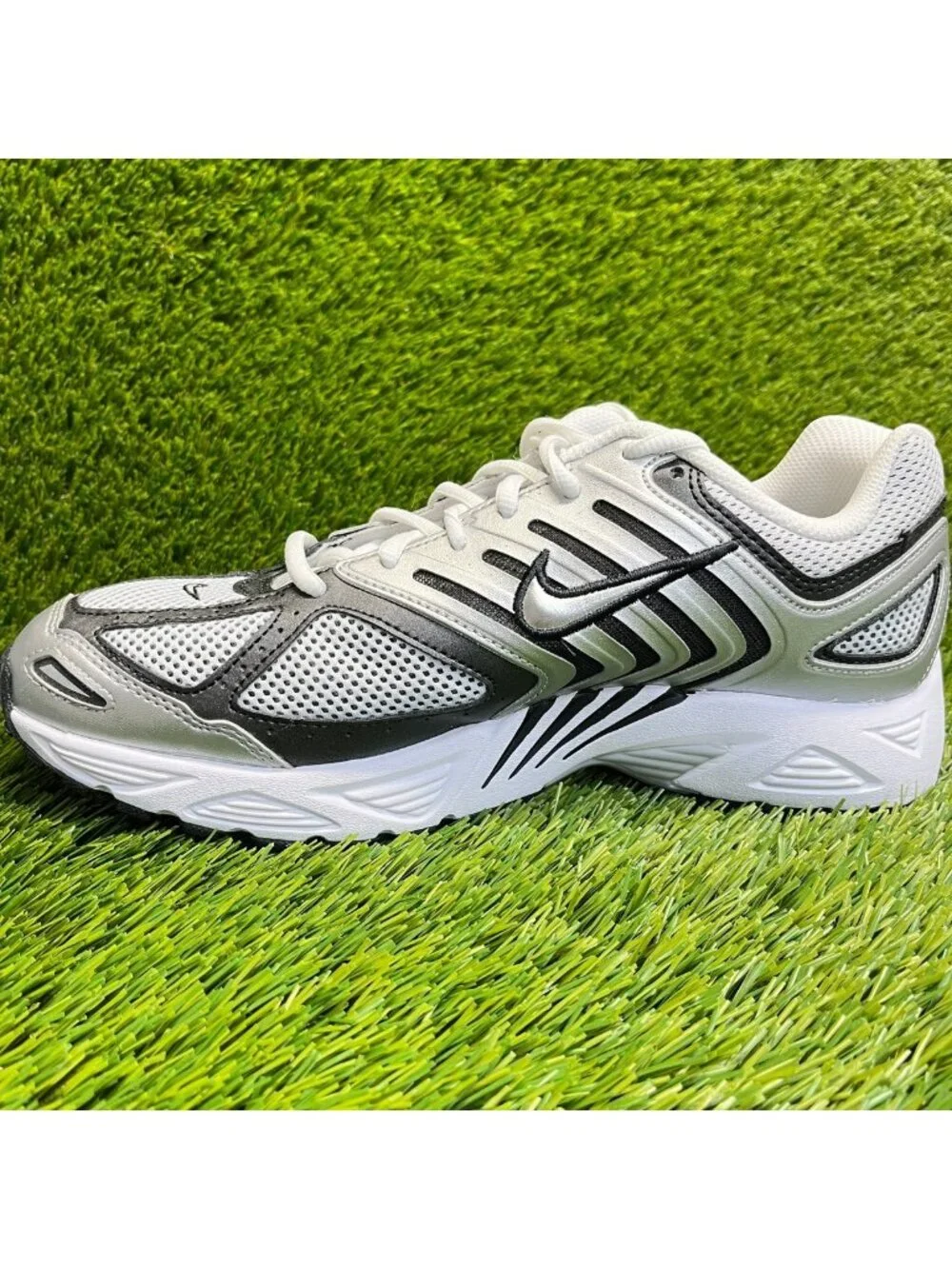 Nike Air Pegasus 2005 Mens Size 9 White Black Silver Running Shoes Sneakers